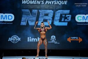 WOMEN'S PHYSIQUE